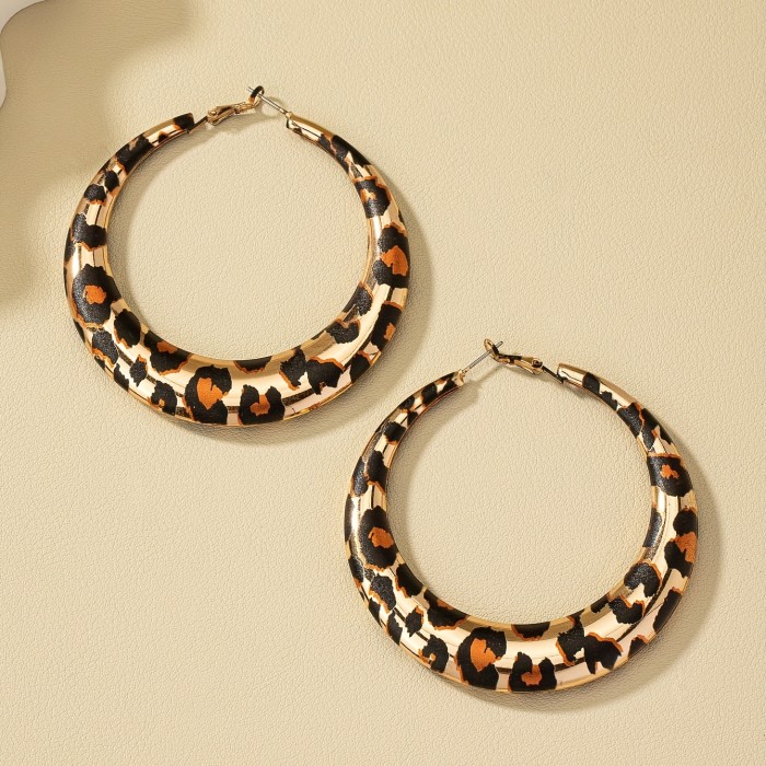 Chunky Hoop Earrings With Leopard Pattern Retro Bohemian Style Alloy Jewelry Daily Casual