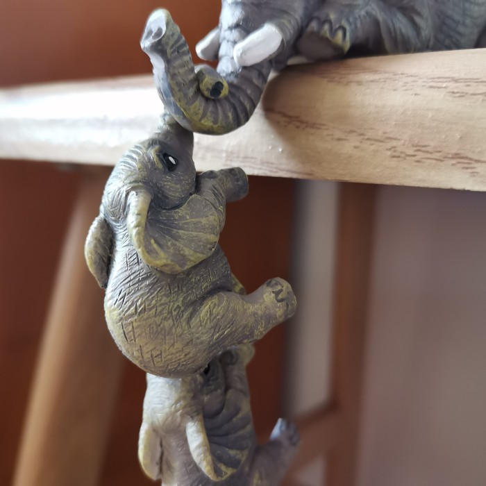 3pcs\u002Fset Exquisite Stone Elephant Figurine - Art Deco Tabletop Decoration for Mothers Day Gift, Adorable Animal-Themed Home Decor Accent with Intricate Details
