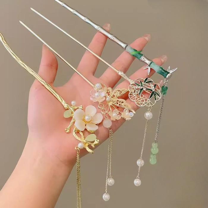 5-Piece Set of Exquisite Golden Hairpins - Traditional Hanfu Hair Sticks with Tassels, Floral, and Jade Embellishments - Vintage Antique Hair Accessories for Women with Elegant Chinese-Style Design