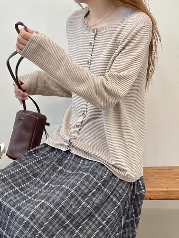 Long Sleeves Buttoned Solid Color Split-Joint Round-Neck Cardigan Tops