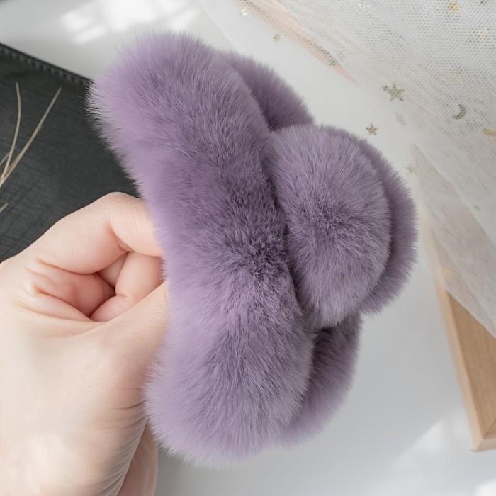 1pcs Plush Hair Claw Clip, Strong Hold Elegant Autumn And Winter Hair Accessories For Women Female