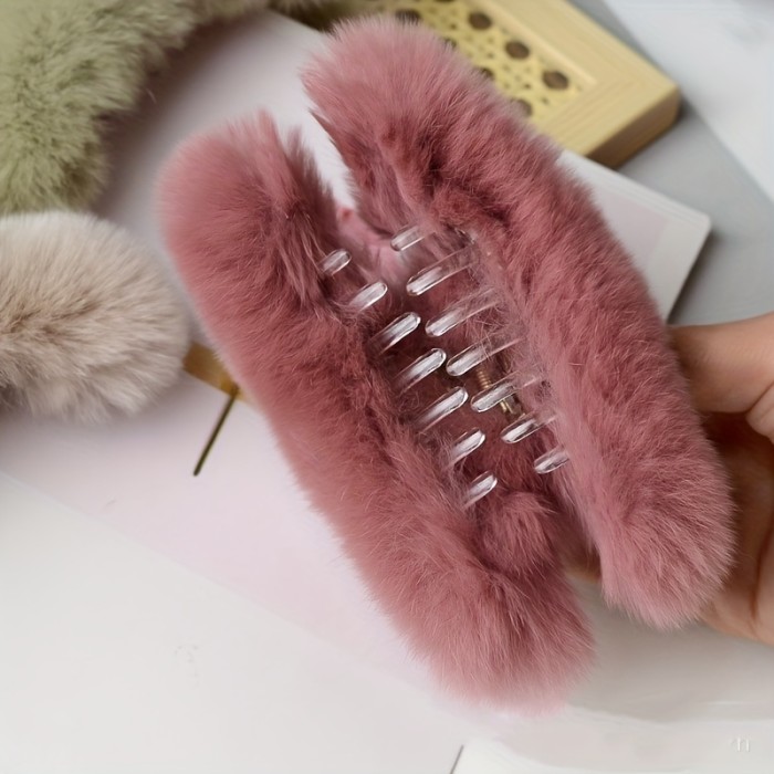 1pcs Plush Hair Claw Clip, Strong Hold Elegant Autumn And Winter Hair Accessories For Women Female