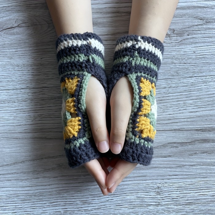 Funky Crochet Fingerless Gloves: Stylish And Warm for Fall\u002FWinter - No Power Required