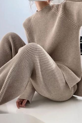 Fashion Ribbing Texture Round Neck Solid Color Two-piece Suit