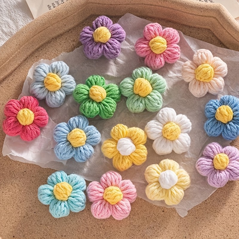 10PCS Handmade Crochet Colorful Small Woolen Flowers Puffs - Vibrant Holiday Clothing Accessories