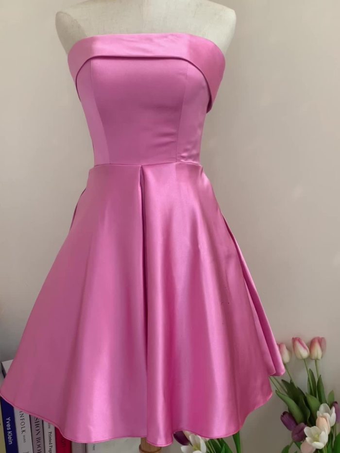 1pc Elegant Polyester Satin Off-Shoulder Bandeau Dress for Women - Solid Color Sleeveless A-Line Cocktail Dress with Lace-Up Detail and Chest Pad for All Seasons