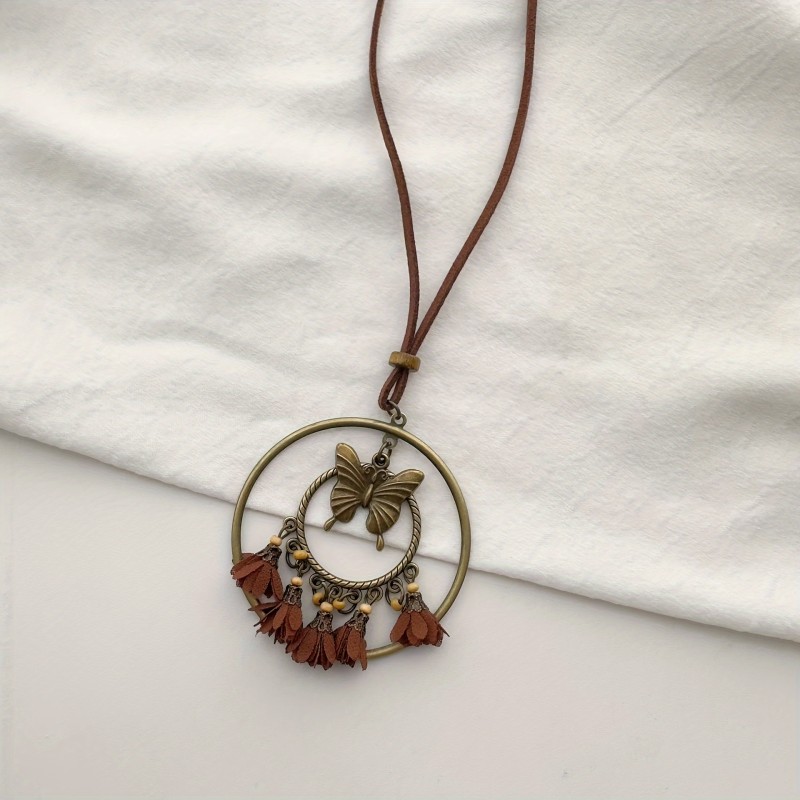 Bohemian Tribal Hand-Woven Pendant Necklace - Fringe Tassel Charm, Hollow Floral Design, Leather Leaf Detail, Rope Chain, No Metal Plating, Versatile for Daily & Vacation Wear - All Season Boho Jewelry
