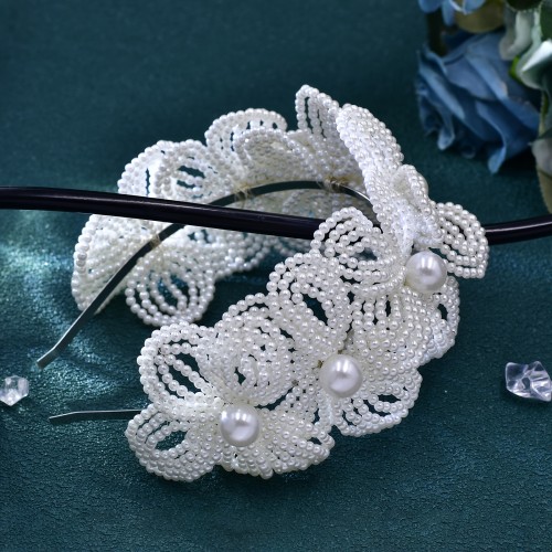 Elegant Hand-Woven Pearl & Beaded Flower Headwear - Vintage Bohemian Style White Floral Hair Accessory for Bridesmaids, Weddings, and Formal Events