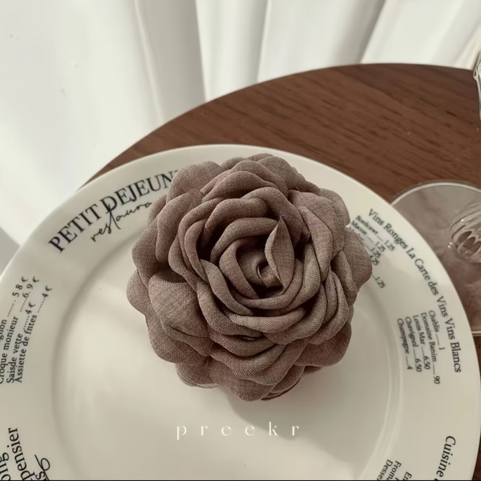 Vintage French Dry Rose Hair Clip with Sharks Tooth - Single Flower Hair Accessory for Women - Suitable for Ages 14 and Up