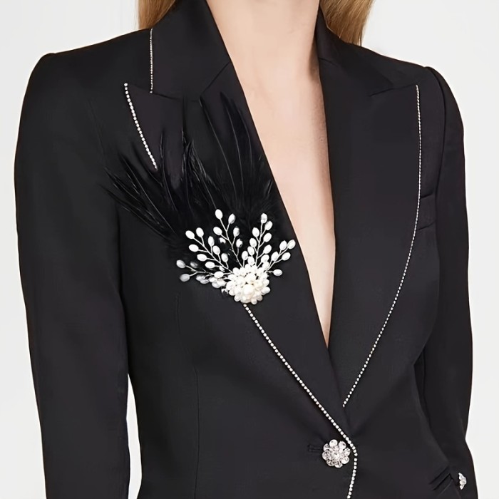 Elegant French-Inspired Faux Feather & Pearl Hair Clip - Vintage Style Dual-Purpose Brooch for Brides and Women's Fashion Accessory