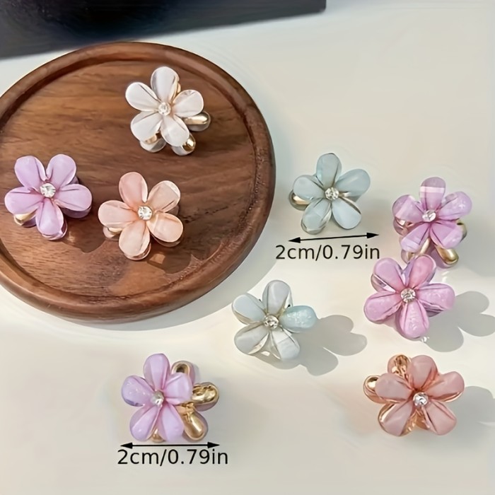 Ten Stylish And Gleaming Mini Heart-Shaped Hair Clips, Perfect for Girls' Princess-Themed Fashion. Ideal for Everyday Use by Women, As Well As for Party And Holiday Hairstyles, These Make a Wonderful Gift for Young Girls.