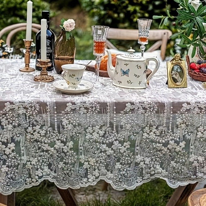 High-end Nordic Style Heavy Duty French Lace Embroidery Tablecloth - Round and Rectangular Shapes - Best for Christmas