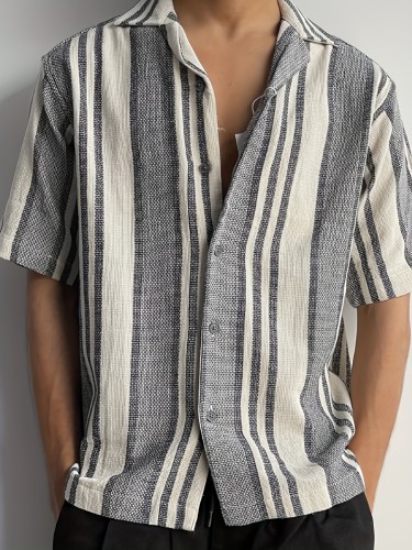 Men's Casual Fashion Short-Sleeved Shirt with Striped Pattern, Stylish and Versatile in Leisure Style, Turned Collar, Full Openwork Design with Five Buttons Suitable for Business Work Shirts and Outing Casual Commuting Wear