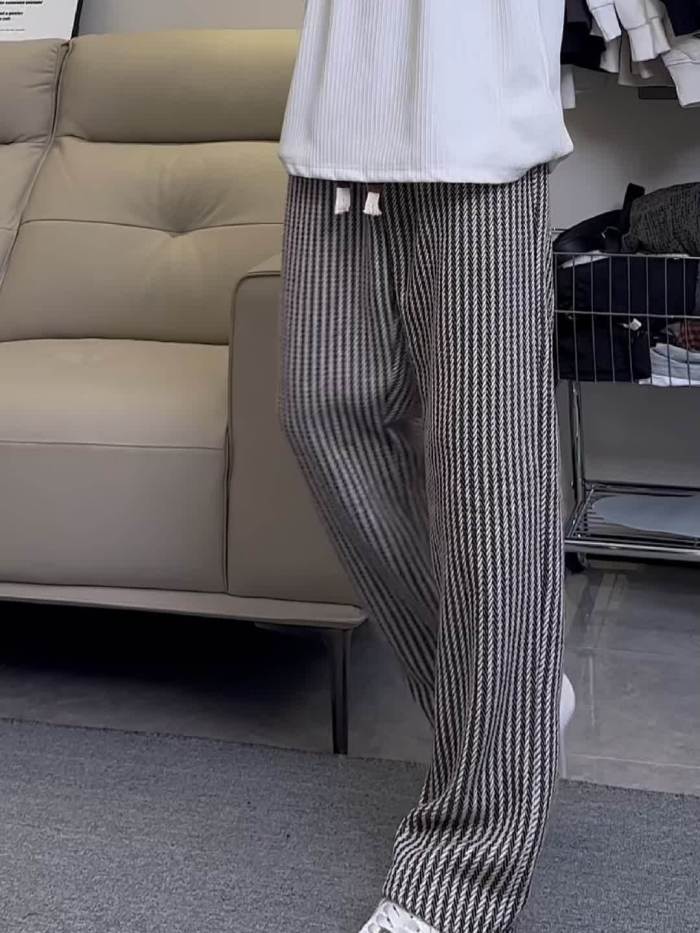 A Pair Stylish Striped Pants Gengyuan'S Features a Pair of Men'S Stylish American Striped Woven Casual Straight-Leg Pants for Autumn And Winter.