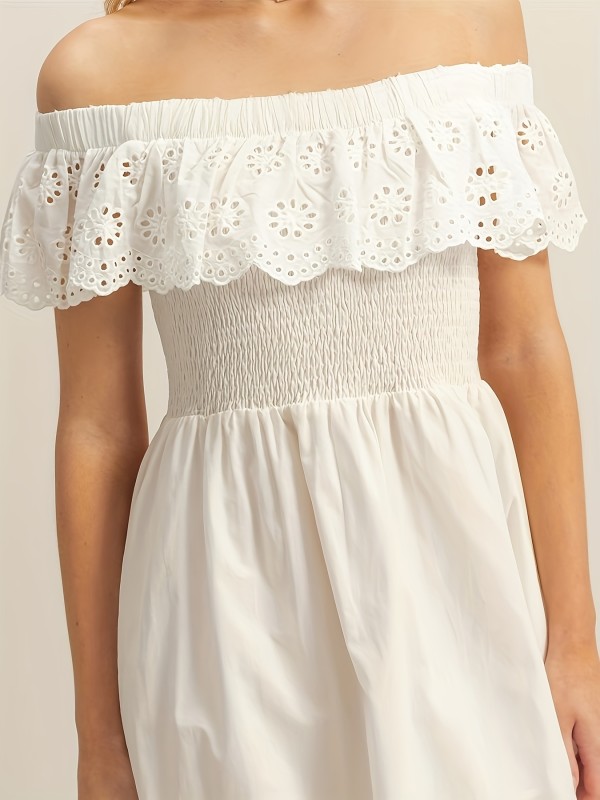 A Solid Color Off-Shoulder Dress for Women, Featuring Lace Trim, a Cinched Waist, And an Elegant, Stylish Irregular Design.