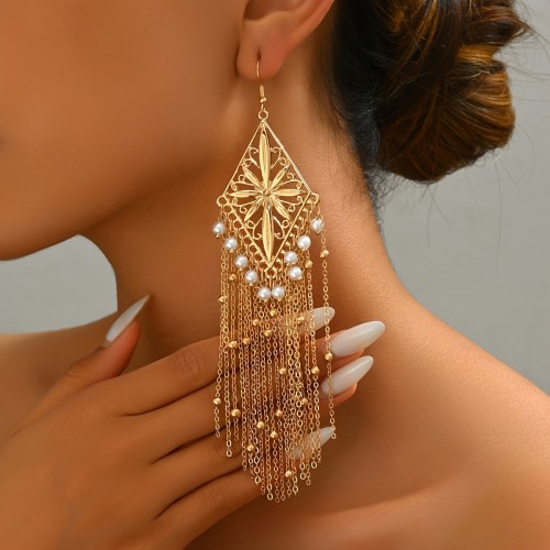 1 Pair of French Elegant Geometric Hollow Carved Faux Pearls Pendant Bean Chain Tassel Earrings for Ladies' Party Banquets