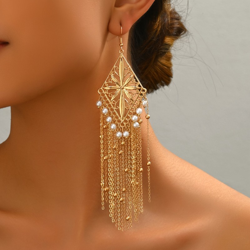 1 Pair of French Elegant Geometric Hollow Carved Faux Pearls Pendant Bean Chain Tassel Earrings for Ladies' Party Banquets