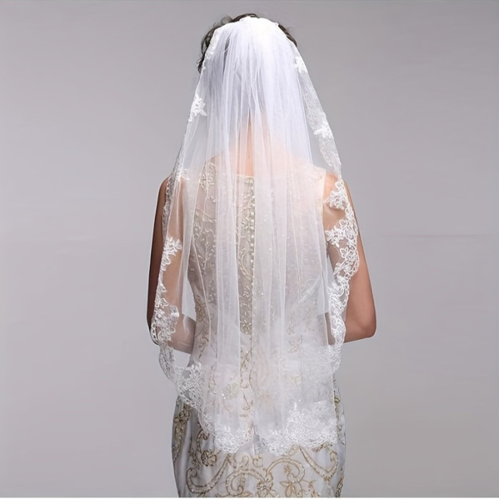 Elegant Bridal Veil Polyester Elegant Single Layer Lace Bridal Veil with Comb - Simple Yet Graceful Floral Pattern Wedding Hair Accessory for Brides