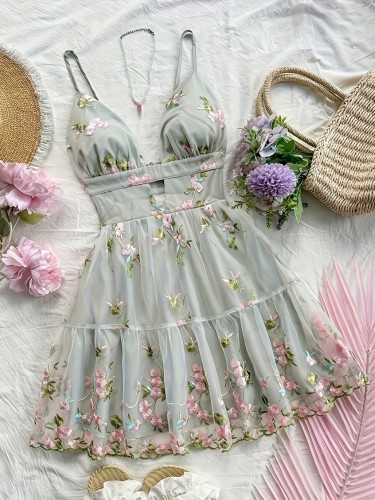 Women's Elegant Strapless V-Neck Lace A-Line Mini Dress with Floral Embroidery & Open Back