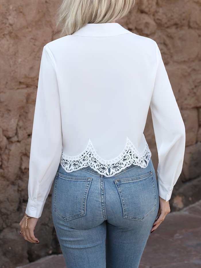Shirt with a Buttoned Hem And Textured Lace Trim