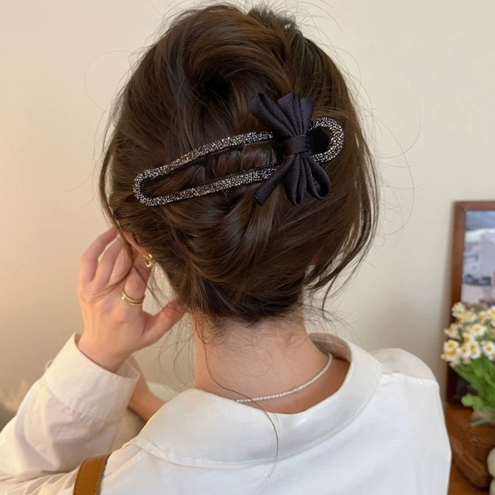 Vintage French Retro Bowknot Duckbill Hair Clip for Women - Black Acrylic Back of Head Hairpin with Sparkling Embellishments, Elegant Autumn Winter Hair Accessory, Cute Hair Accessories, Celebrity Hairstyle, Sophisticated Design