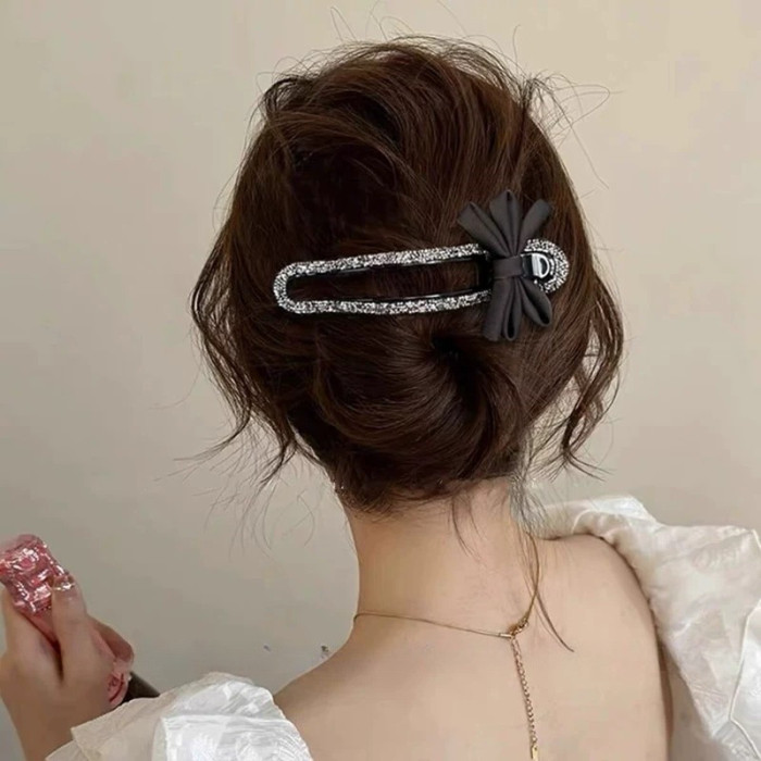 Vintage French Retro Bowknot Duckbill Hair Clip for Women - Black Acrylic Back of Head Hairpin with Sparkling Embellishments, Elegant Autumn Winter Hair Accessory, Cute Hair Accessories, Celebrity Hairstyle, Sophisticated Design