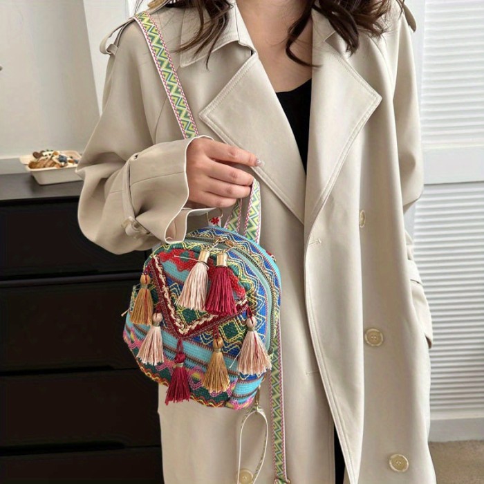New Ethnic Style Backpack, Versatile Tassel Crossbody Bag, Small Backpack for Vacation Travel, Beach Shoulder Bag.
