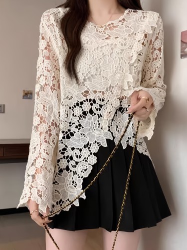 Elegant Black Lace Sleeveless Pullover Top with Intricate Cut-Out Design
