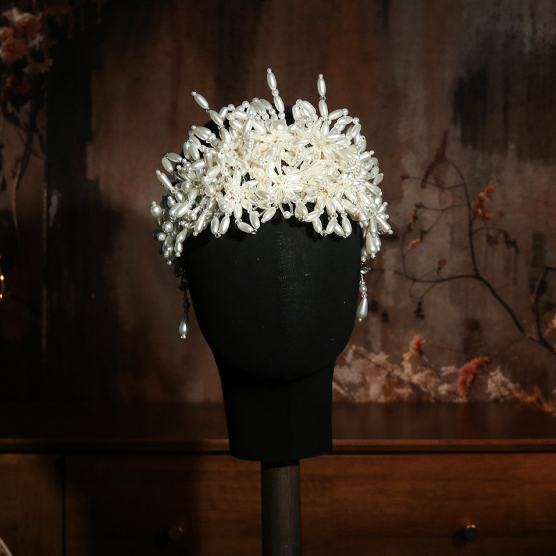Handmade Beaded Headband with Floral design - Elegant Wedding Hair Accessory, Bridal Headdress for Brides, Prom, Photoshoots - Vintage Floral Hair Jewelry for Women, Bridal Hair Accessories, Photoshoot Prop, Intricate Beadwork, Formal Event Headpiece, Delicate Craftsmanship, Decorative Hairband, Prom Attendees