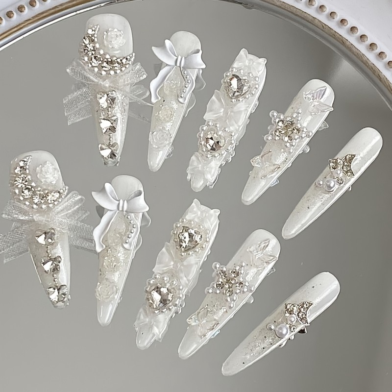 1 Pair Handcrafted Teardrop Matte White Nails with Floral Patterns and Rhinestone Accents, Long Fair Tone Bridal Nail Set for Autumn and Winter