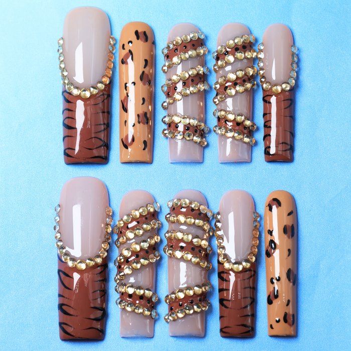 10pcs Handmade Leopard Print & Striped Design with Sparkling Rhinestones Press-On French Nails Party Accessories