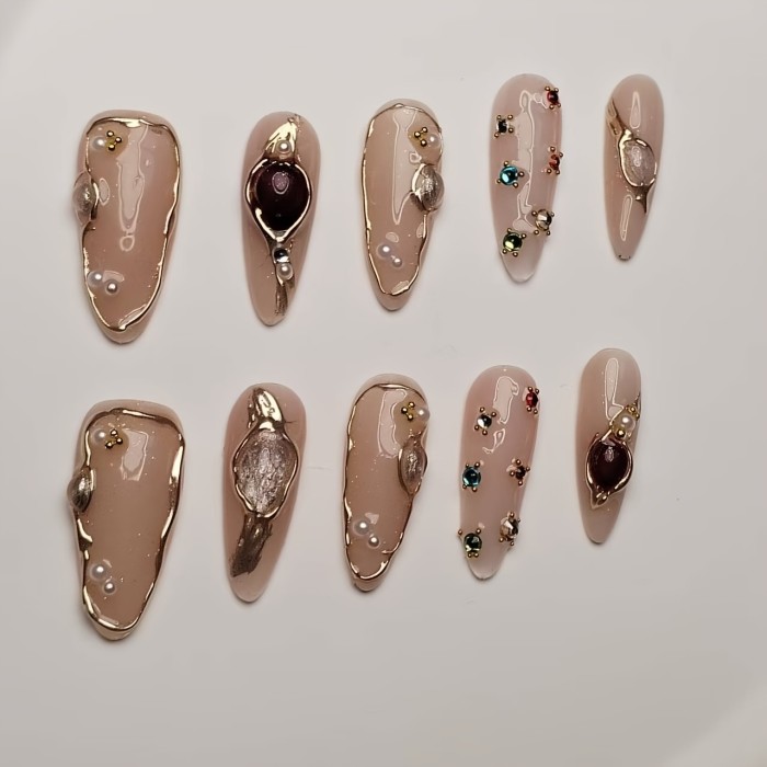 Ten Pieces of Hand-Made Wearable Nails for Women, Full Coverage Nail Stickers