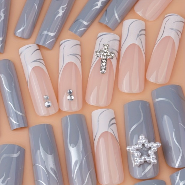 Glamorous Nails 24pcs Glamorous Long Coffin Star Nails | with Sparkling Gems