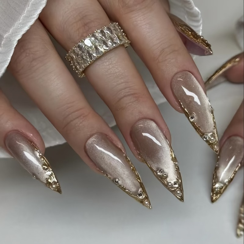 10pcs Full Cover Reusable Luxurious Metallic Golden Cat Eye Design Long Length Handmade Press-On Nails
