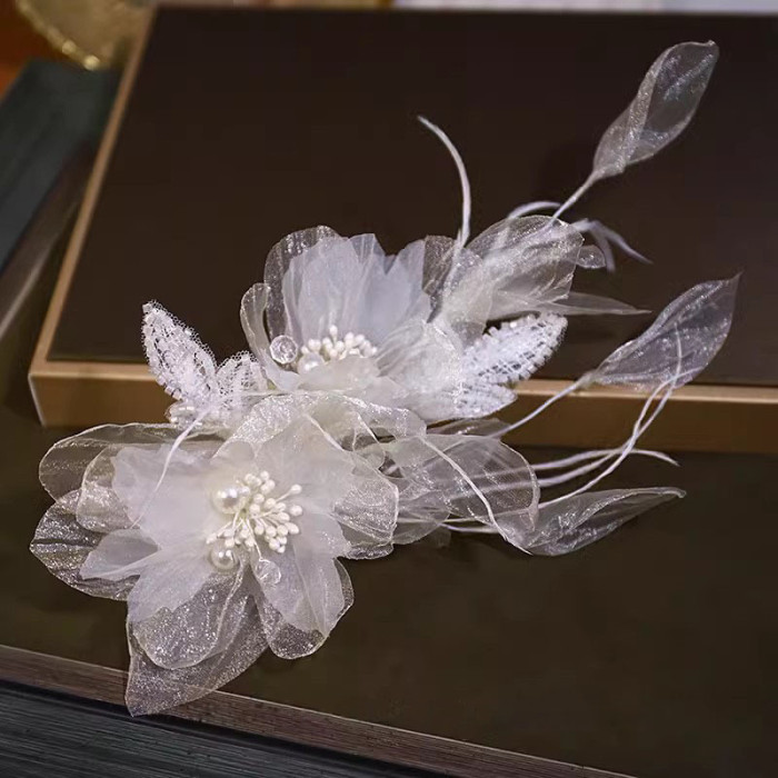 Elegant Korean-Style Bridal Headpiece - Vintage-Inspired Floral Hair Accessory with White Flowers & Tulle, Delicate Lace Detailing for Wedding Dresses, Prom, Formal Events, Special Occasion Headwear, Prom Hairpiece, Romantic Hairpiece, Handcrafted Hairpin, Tulle Embellishment, Vintage Hairpin, Vintage Lovers, Prom Attendees