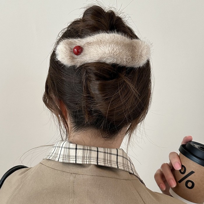 Large Duckbill Hair Clip - Sweet One-Piece Barrettes with Ankara Red Accent & White Fur-Like Texture, Secure Hold for Updos, Buns, Braids - Elegant Hair Accessory for Women, Casual & Formal Events (Single)