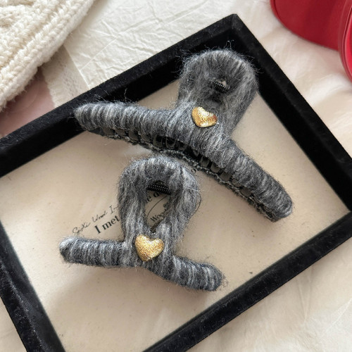 Large Korean Hair Clip - Elegant Fur-like Texture, Secure Shark Grip for Updos, Ponytails, Buns - Winter Wedding, Party, Everyday Hairstyles - Luxury Hair Accessory for Women, Party Hairstyle, Sweet Aesthetic, Plush Material, Fashion Lovers