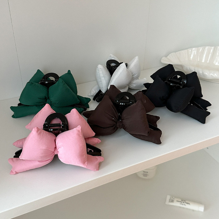Large Korean Hair Clip - Cute Sweet Bow Shark Clip with Pink Bow & Black Center, Hold Hair Accessory for, Elegant Hairpin for Ponytails, Buns, Braids (Autumn Winter Hairstyles)
