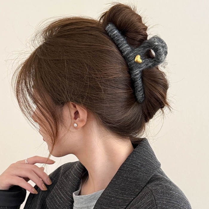 Large Korean Hair Clip - Elegant Fur-like Texture, Secure Shark Grip for Updos, Ponytails, Buns - Winter Wedding, Party, Everyday Hairstyles - Luxury Hair Accessory for Women, Party Hairstyle, Sweet Aesthetic, Plush Material, Fashion Lovers