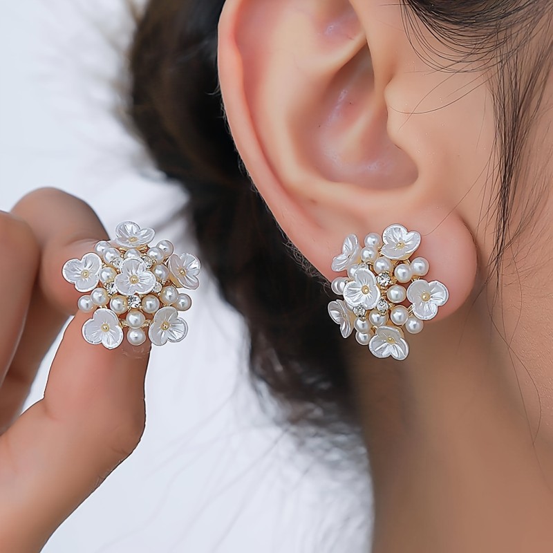 New Fashion Embroidery Ball Flower Sweet Earrings Versatile and Unique Design Earrings