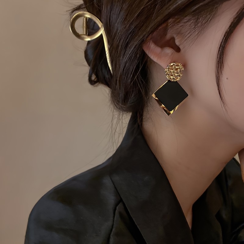 For Parties 1 Pair of Elegant Vintage-Inspired Geometric Square Women'S Earrings - Golden-Tone Copper, Luxurious Design for Parties & Casual Attire, All-Season Versatile Jewelry, Party Accessories | Vintageinspired Earrings | Goldentone Finish, Earrings for Women