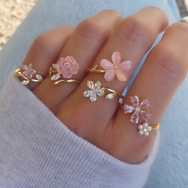 Gold-Plated Floral Rhinestone Stackable Ring Set (4pcs) ✨