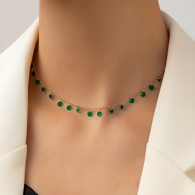 St. Patrick's Day French-Style Vintage Irregular Pendant Necklace with Green Pendant, Suitable for Women's Prom Party Gathering, Gift for Friends