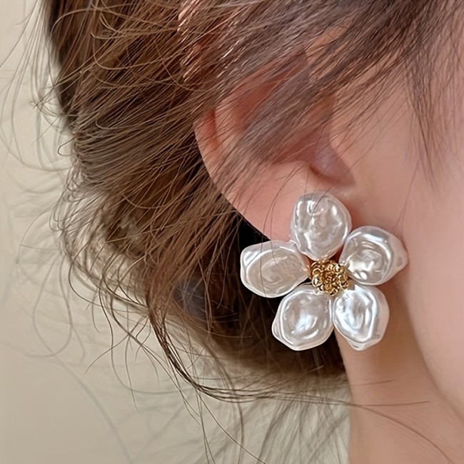 Simple Yet Beautiful Design, Vintage and Luxurious Baroque Flower Faux Pearl Earrings, Perfect for Spring\u002FSummer Parties and Weddings, Elegant and Fashionable with Silvery Needle for Sensitive Ears, Suitable for Women's Daily Wear