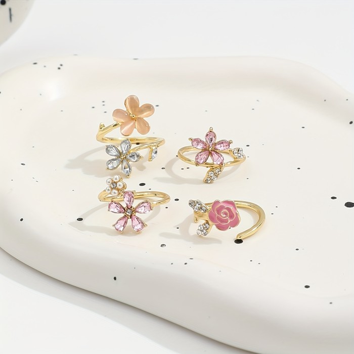 Gold-Plated Floral Rhinestone Stackable Ring Set (4pcs) ✨