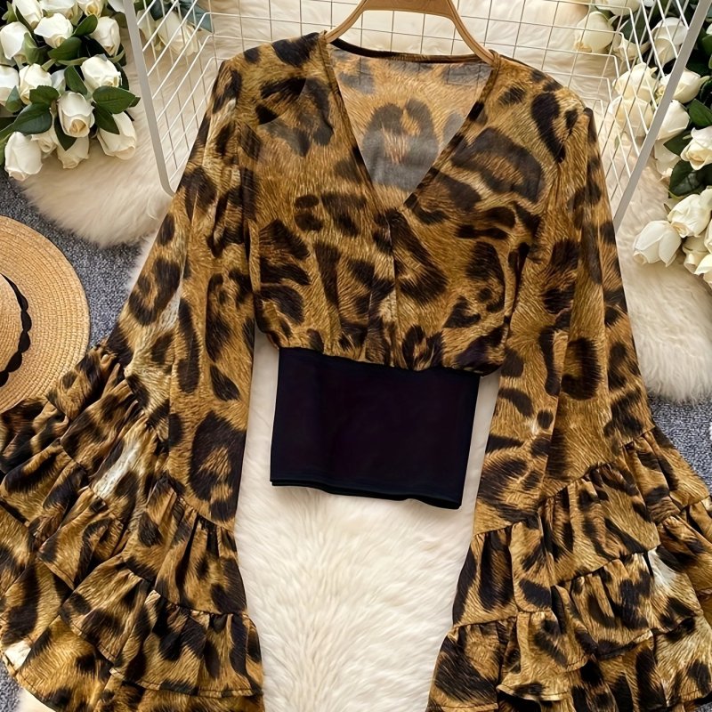 ✨Ins Niche V-Neck Flared Sleeve Printed Blouse | Women’s Waist-Cinching Light Luxury Shirt