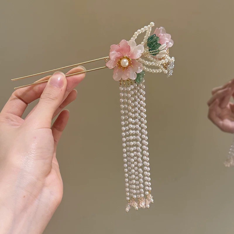 1pc of New Chinese-Style Floral Tassel Hairpin, a Beautiful Accessory Inspired by Ancient Designs