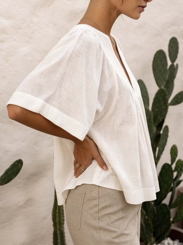 Women's Cotton And Linen V-neck Doll Blouse