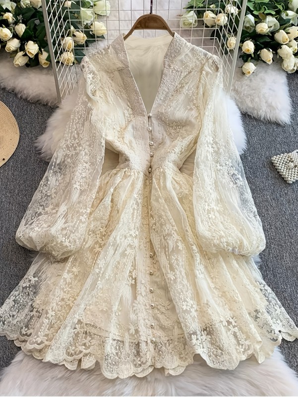 Spring\u002FSummer Sweet Court-Style V-Neck\u002FLantern Sleeve\u002FHeavy Embroidery\u002FVersatile A-Line\u002FElegant Trendy Midi Dress