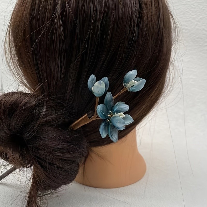 Daily Elegance | Chic Vintage Floral Hairpin - Blue And White, Fashionable Metal Hairpiece for Updos And Buns, Hair Adornments